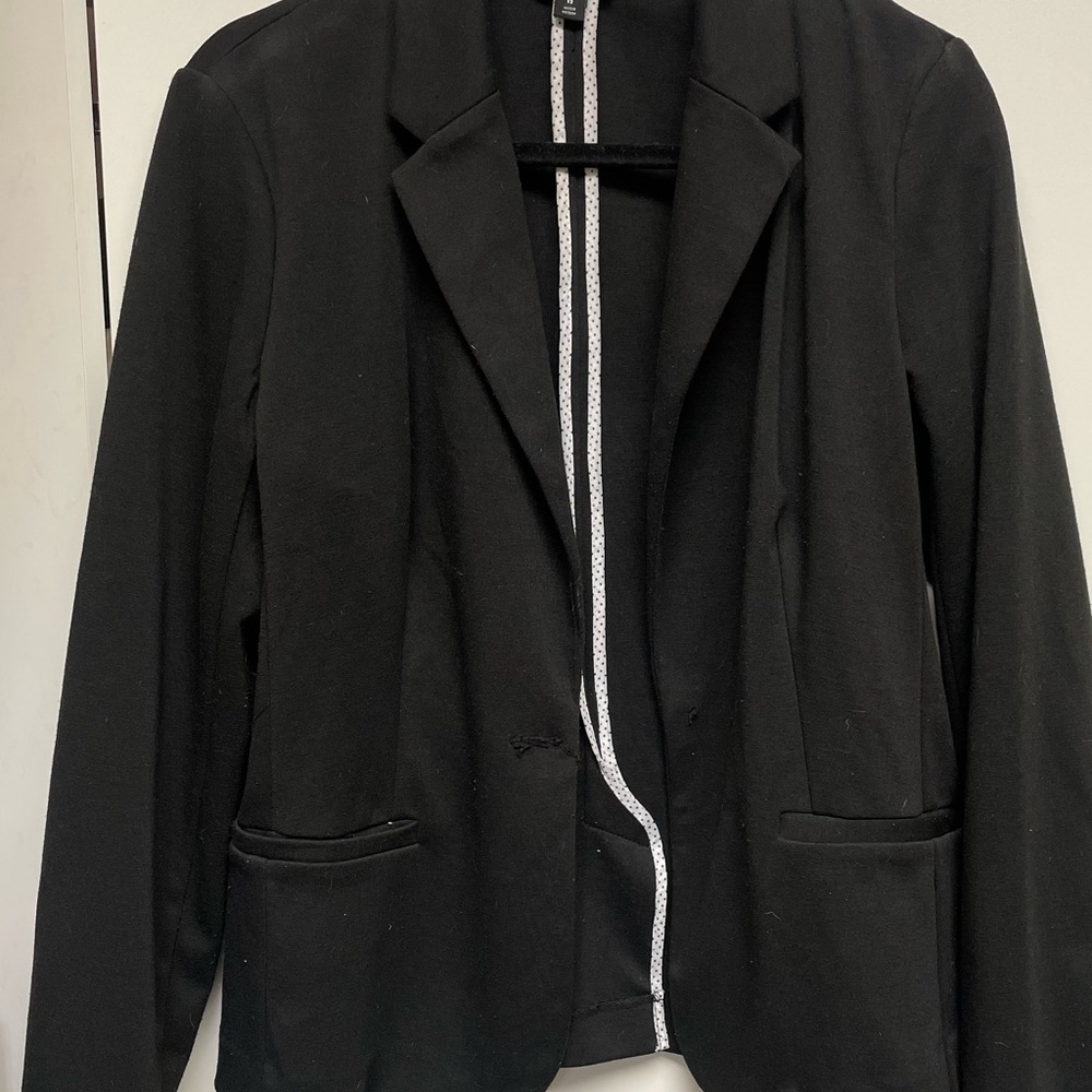 Blazer - Picture 4 of 6